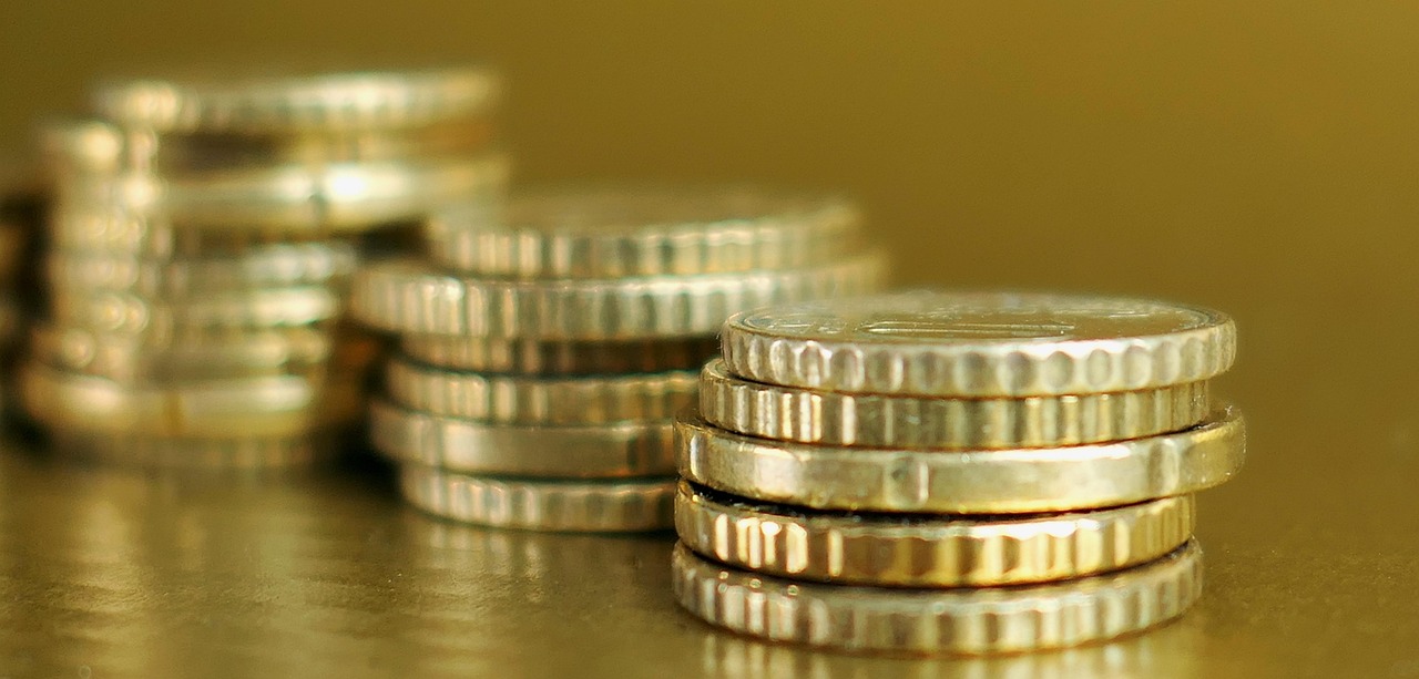 鉑金戒指價格解析，影響因素與最新趨勢概覽