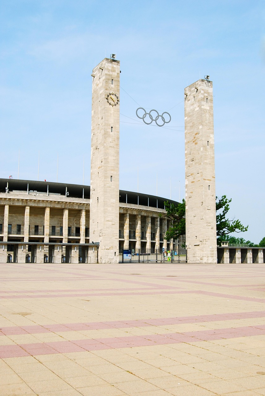 C羅最新Ins動(dòng)態(tài)，展現(xiàn)球場(chǎng)內(nèi)外的多面魅力風(fēng)采