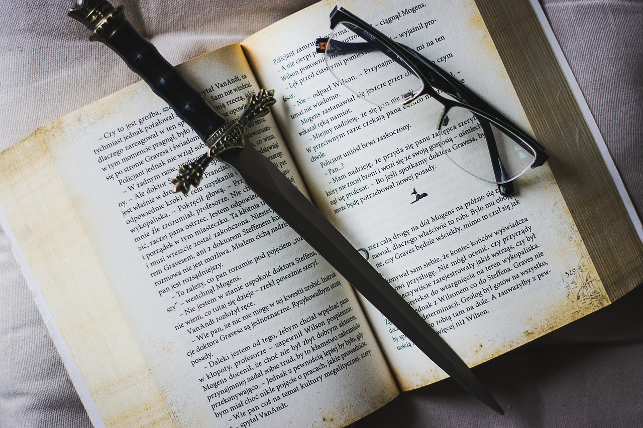 情感與道德的交織世界，激情圖片、小說與倫理電影的探索